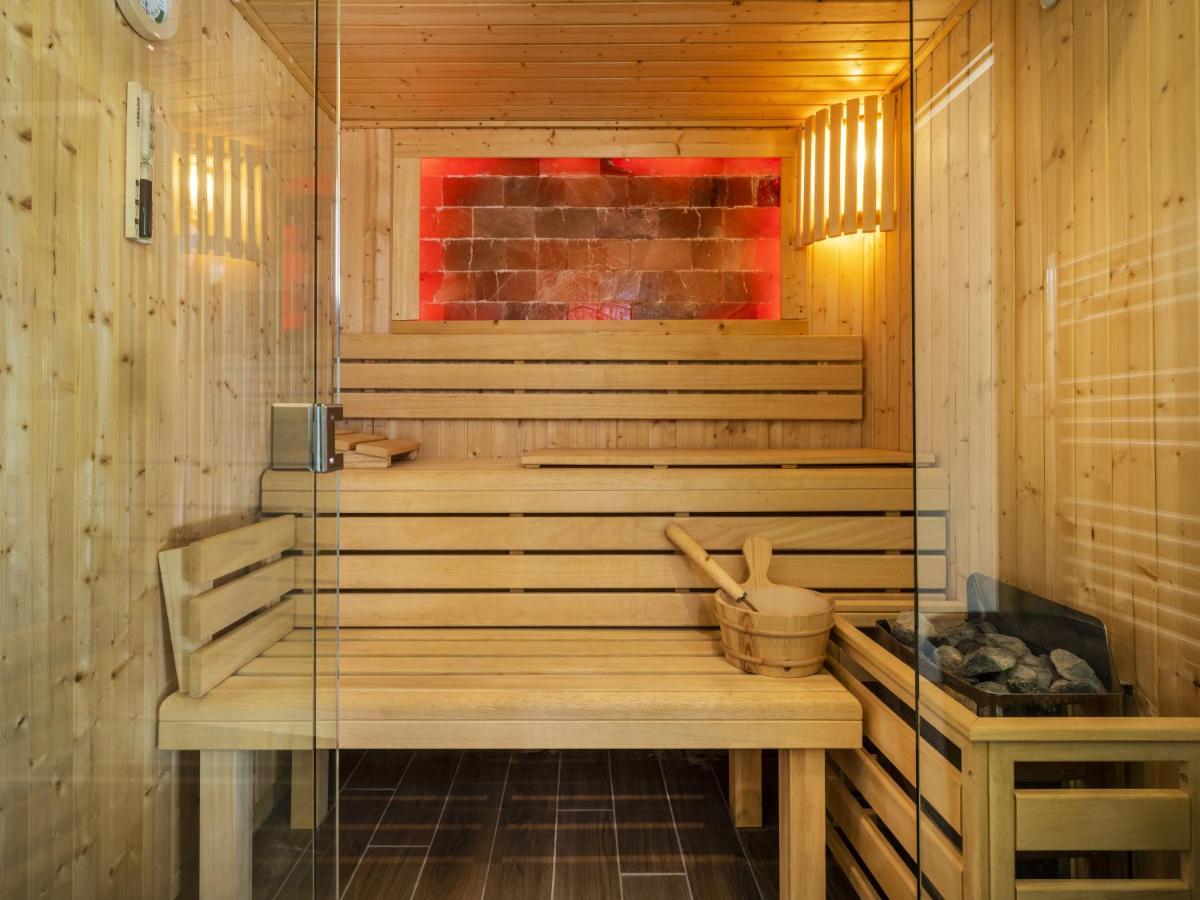 La Campagne St Lazare - Restaurant Chambres D'Hotes Piscine & Spa 포르칼퀴에르 외부 사진