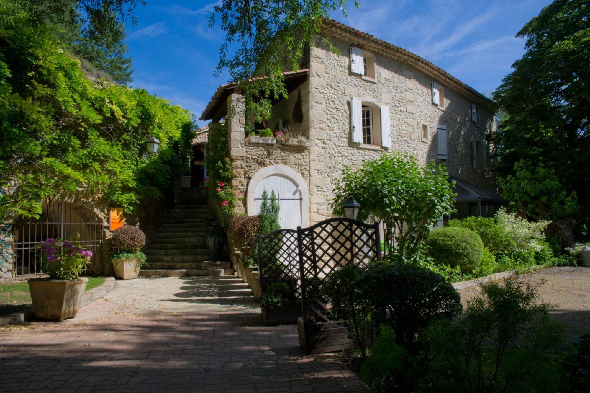 La Campagne St Lazare - Restaurant Chambres D'Hotes Piscine & Spa 포르칼퀴에르 외부 사진